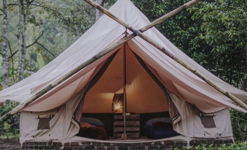 Damarwidi&nbsp;Glamping&nbsp;by Madhava berlokasi di Kabupaten Buleleng, Bali.