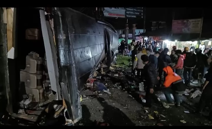 Kecelakaan maut Bus Pariwisata di Subang, Jawa Barat merenggut setidaknya 4 nyawa berdasarkan data sementara. (Istimewa)