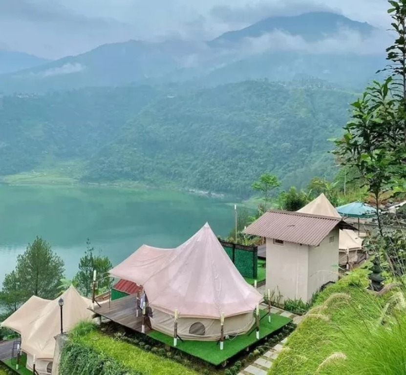 SWISS WONOSOBO: The Heaven Glamping Wonosobo memiliki panorama yang mirip dengan Kintamani dan Bedugul Bali sehingga disebut Swissnya Jawa Tengah.