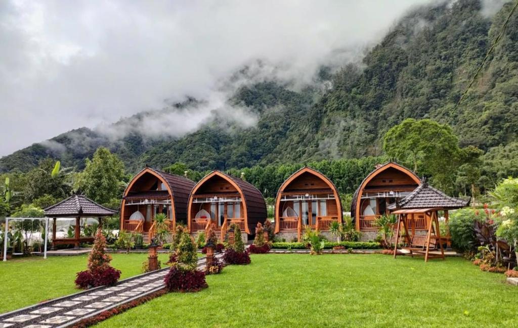 RAMAH ANAK: Polumb Garden Bedugul, tempat glamping ramah anak yang memiliki udara sejuk mirip KIntamani Bali. Sangat cocok untuk liburan keluarga.