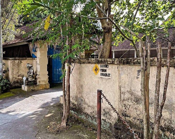 Kode darknet forum 2 roads.cc juga banyak ditemukan di wilayah Ubud Bali