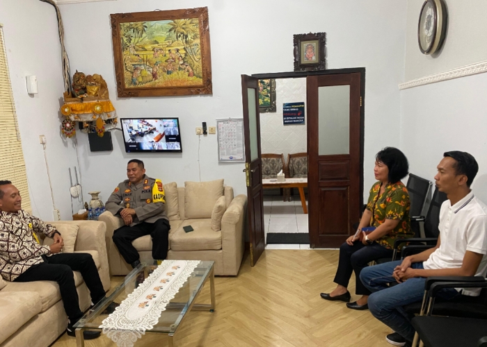 BERKUNJUNG : Kapolres Klungkung saat audiensi ke Kantor Pertanahan Kabupaten Klungkung yang berlokasi di Jalan Gajah Mada, Kelurahan Semarapura Kangin, Kecamatan Klungkung, Jumat (17/5).