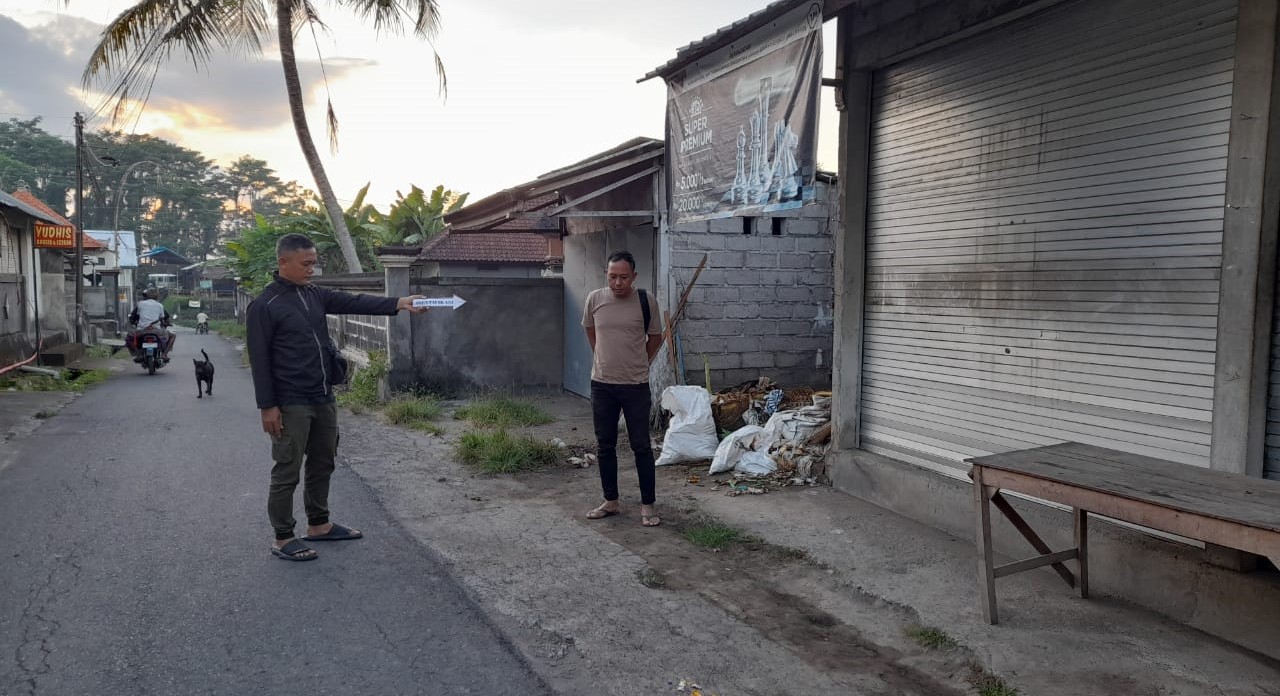 Polisi melakukan olah TKP kasus penebasan di Kabupaten Gianyar, Bali, Kamis, 16 Mei 2024.