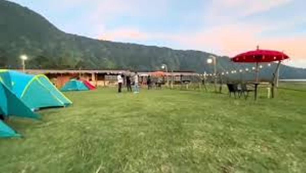 IDEAL: Tempat glamping di Bedugul ini tak kalah dengan Kintamani Bali. Tawarkan pemandangan Danau Beratan yang sangat ideal bagi Solo Travelers.