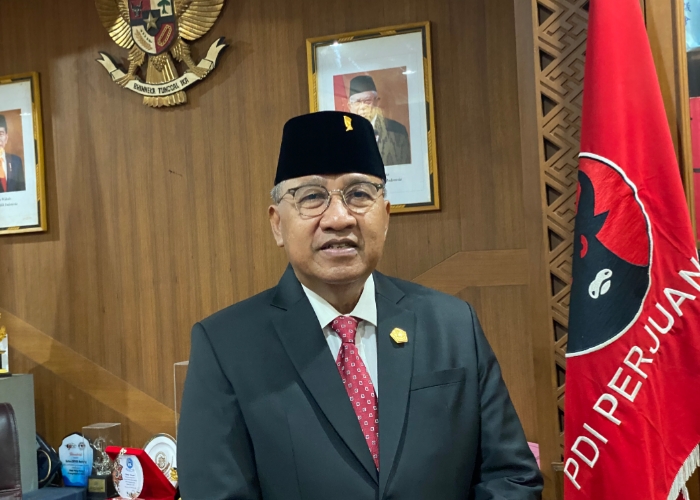 Sekretaris DPC PDIP Badung Putu Parwata