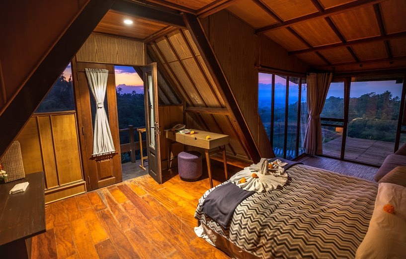 SUNRISE: Pemandangan bukit hijau dan sunrise tak hanya bisa dinikmati di Kintamani Bali, tetapi juga di tempat glamping di Bedugul.