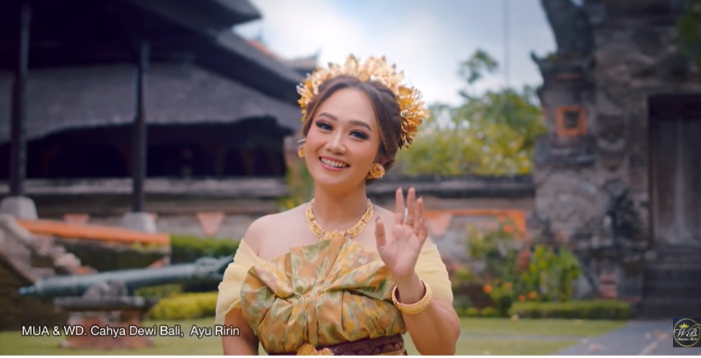 Kurang dari sebulan usai dirilis, lagu Buat Beli dari Putri Bulan kini telah ditonton hingga 1 juta kali