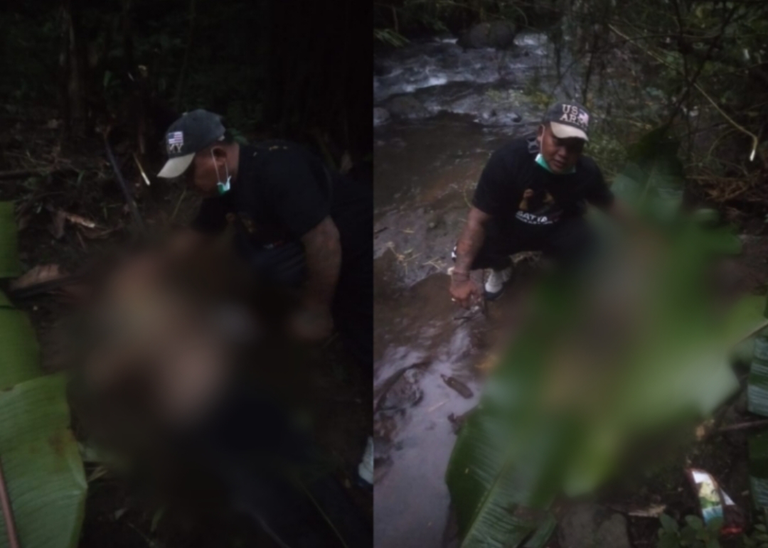 EVAKUASI: Proses evakuasi jenazah di bawah Jembatan Tukad Bangkung, Desa Pelaga, Petang, Minggu (26/5).