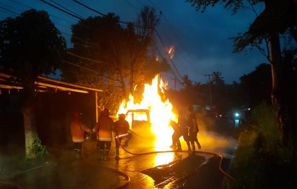 Mobil terbakar di Karangasem, Bali