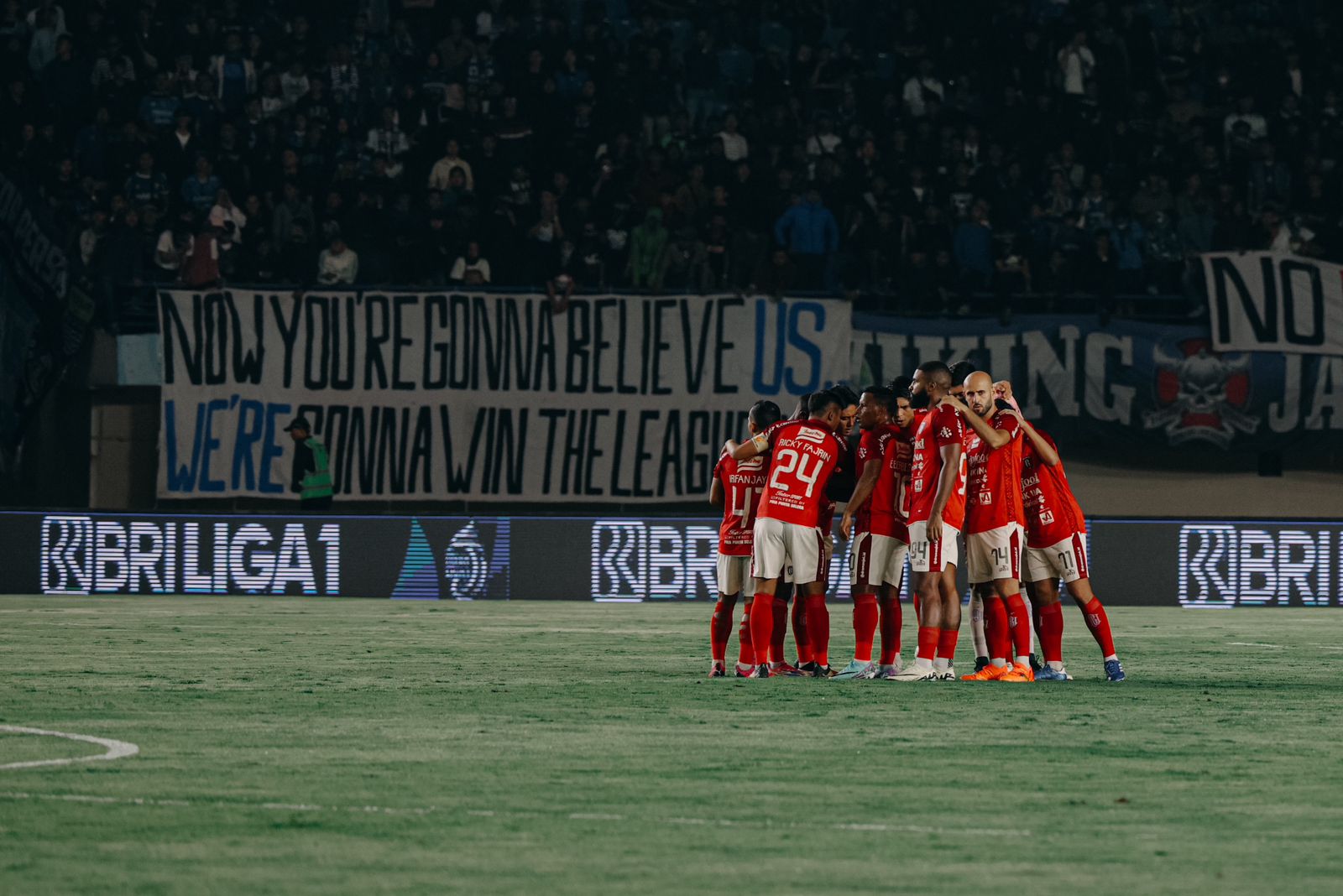 TRANSFER: Bali United masih adem ayem dalam jendela transfer untuk musim 2024/2025, meski mantan gelandang Borrusia Dortmund beri signal kuat.