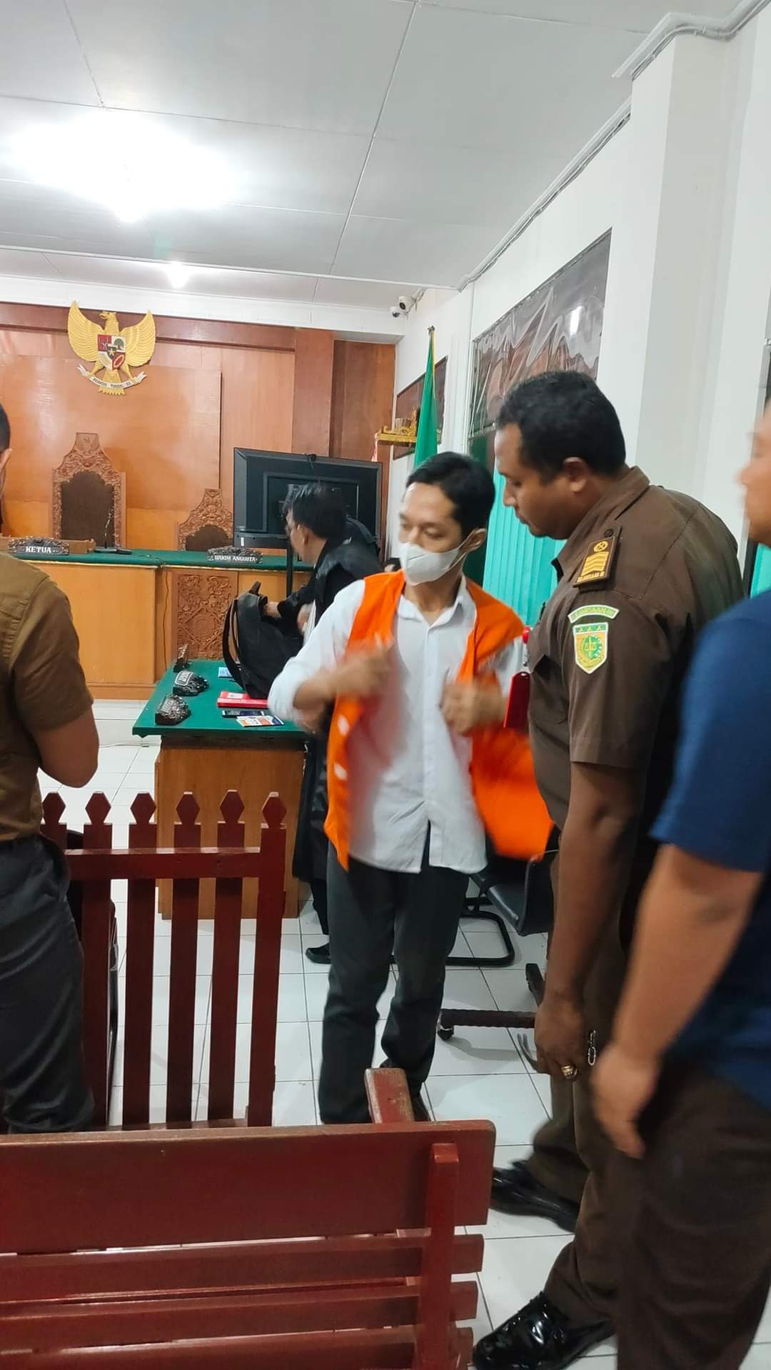Kadek Dwi Arnata alias Jero Dasaran Alit di PN Tabanan divonis 6 tahun penjara karena cabuli gadis asal Buleleng