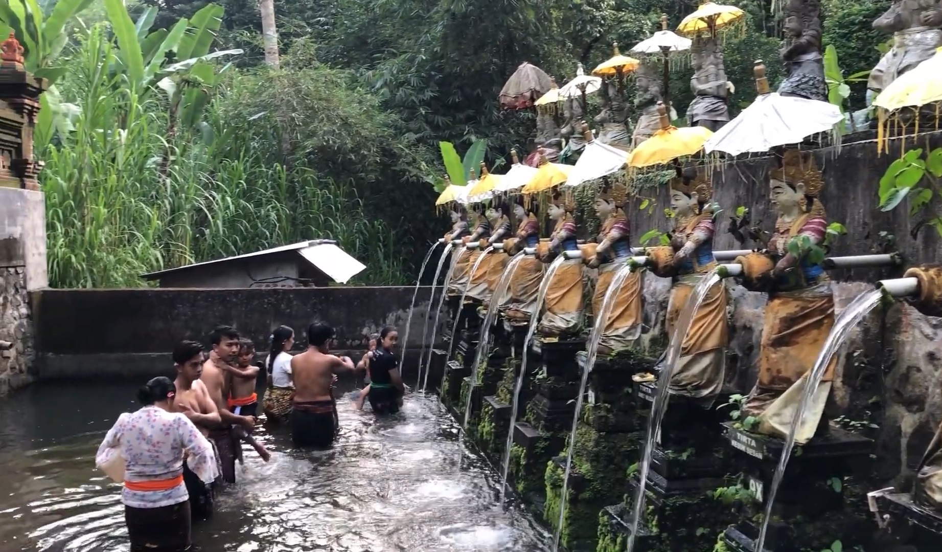 Tempat melukat di Penglukatan Dasamala dan Widyadari Pura Taman Sari, Desa Jehem, Kecamatan Tembuku, Bangli