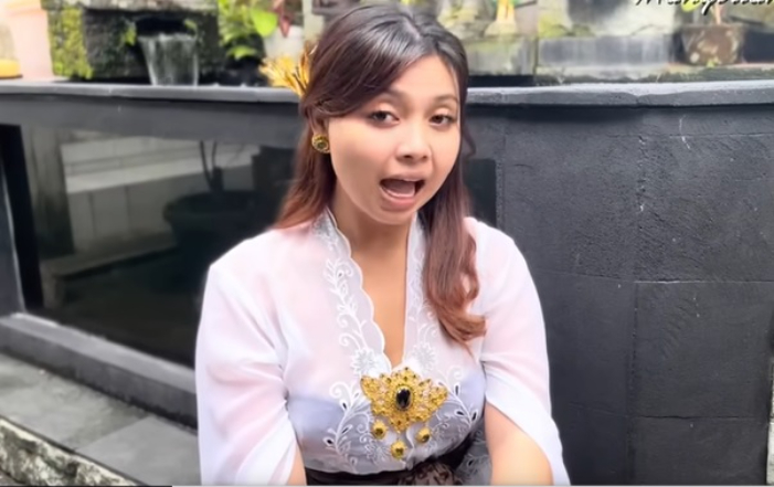 Penyanyi Mang Trianti sukses mencuri perhatian lewat lagu Jengah Berjuang