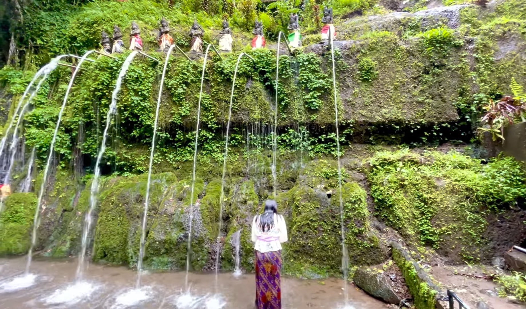 Pura Tirta Sudhamala di Desa Adat Sedit, Kecamatan/Kabupaten Bangli yang menjadi tempat melukat