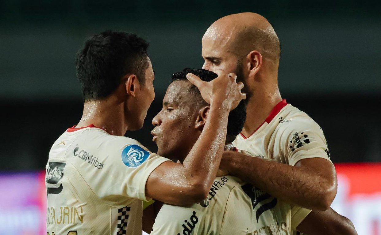 Eber Bessa (tengah) dan Mohammed Rashid (kanan) didepak dari Bali United.
