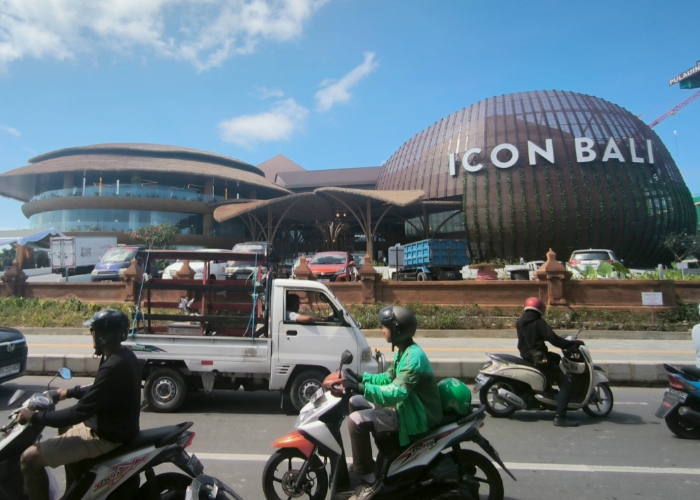 ANYAR : Pemberlakuan jalan satu arah di Jalan Danau Tamblingan Sanur jelang peresmian Mall Icon Bali