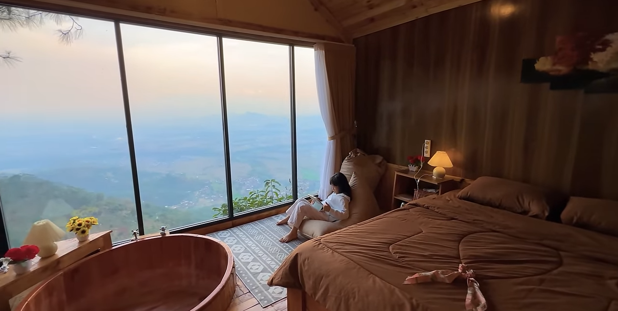 SPEKTAKULER: Paris Van Java memiliki tempat glamping dengan pemandangan Spektakuler, tak kalah dengan Kintamani  Bali. Sangat cocok bagi yang menyukai tantangan.