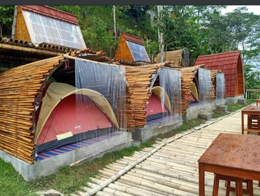 POPULER: The Panorama Batur Camp, glamping  populer di Kintamani  Bali dengan pemandangan Gunung Batur dan Danau Batur.