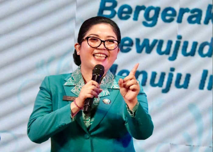 Ketua TP PKK Kabupaten Tabanan, Ny. Rai Wahyuni Sanjaya tampil dalam sebagai juara pertama dalam kegiatan Puncak Acara Peringatan Hari Kesatuan Gerak (HKG) PKK Ke-52.