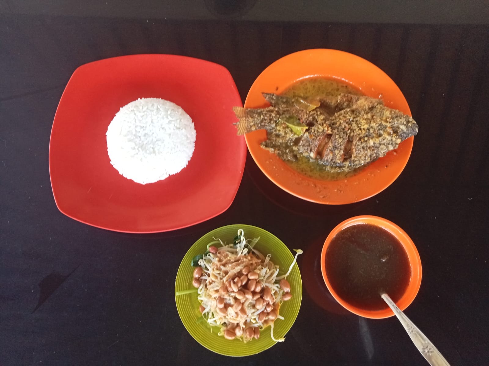 MUJAIR NYAT-NYAT: Porsi mujair Nyat-Nyat olahan Rumah Makan Nirmala yang disukai para pejabat di Bali, lantaran cita rasanya tak jauh beda dengan mujair nyat-nyat di kawasan glamping Kintamani Bali.