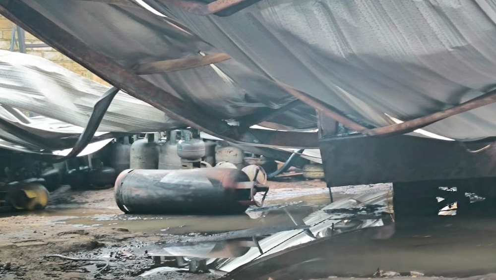 Gudang LPG di Jalan Cargo Taman I Denpasar yang terbakar ternyata ilegal dan diduga mengoplos gas subsidi ke nonsubsidi.