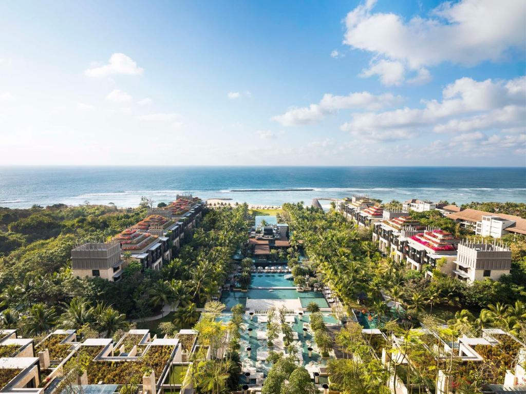 HOTEL: Sebuah hotel bintang 5 di Bali memiliki pemandangan mirip Spanyol. Cocok untuk membuat kenangan romantis yang tak kalah dengan glamping Kintamani.