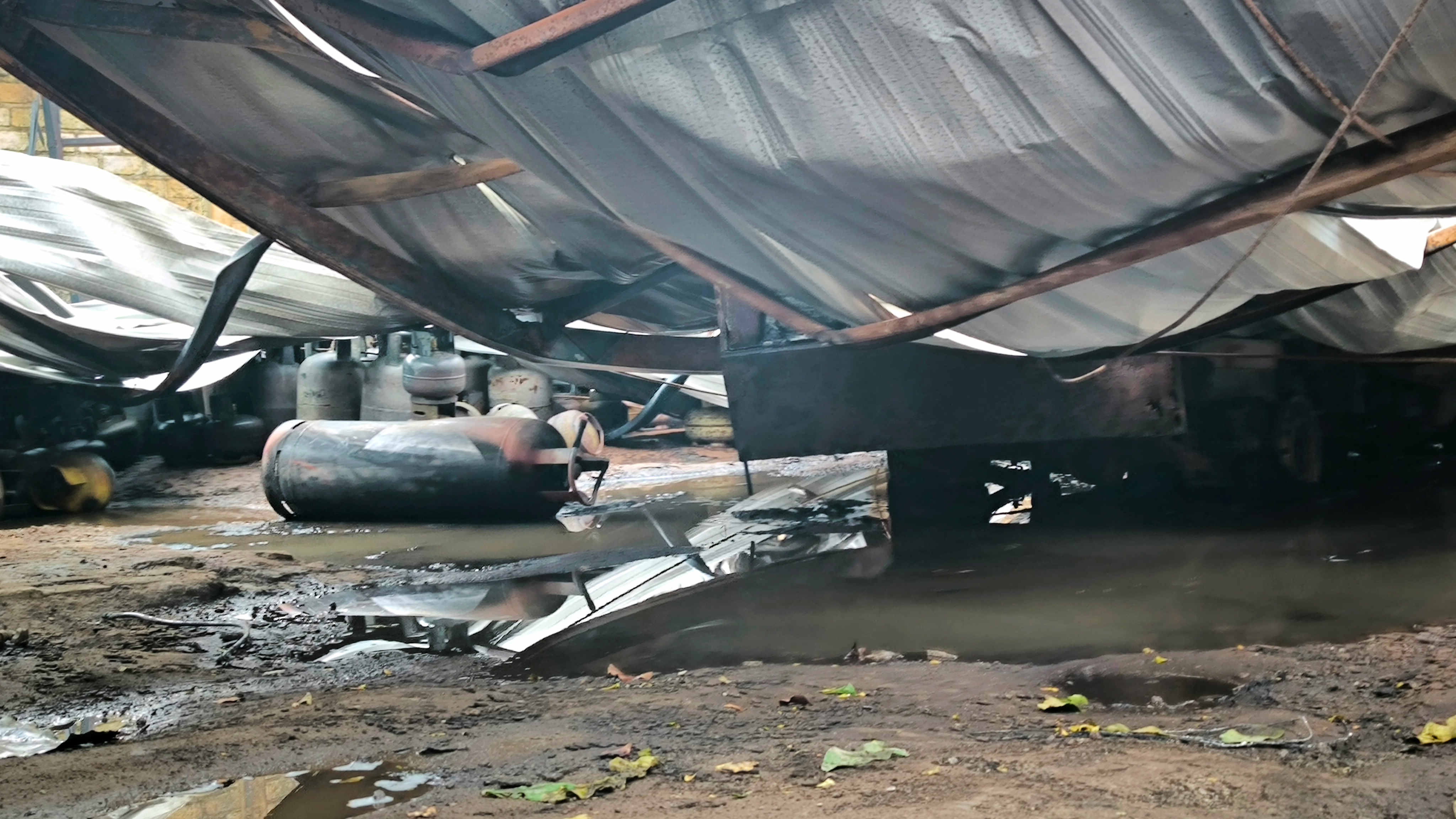 Kondisi gudang LPG di Denpasar, Bali yang mengalami kebakaran Minggu, 9 Juni 2024.