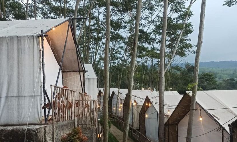 Miracle D&rsquo;gyp Signature menyedikan glamping sambil berendam air panas belerang.