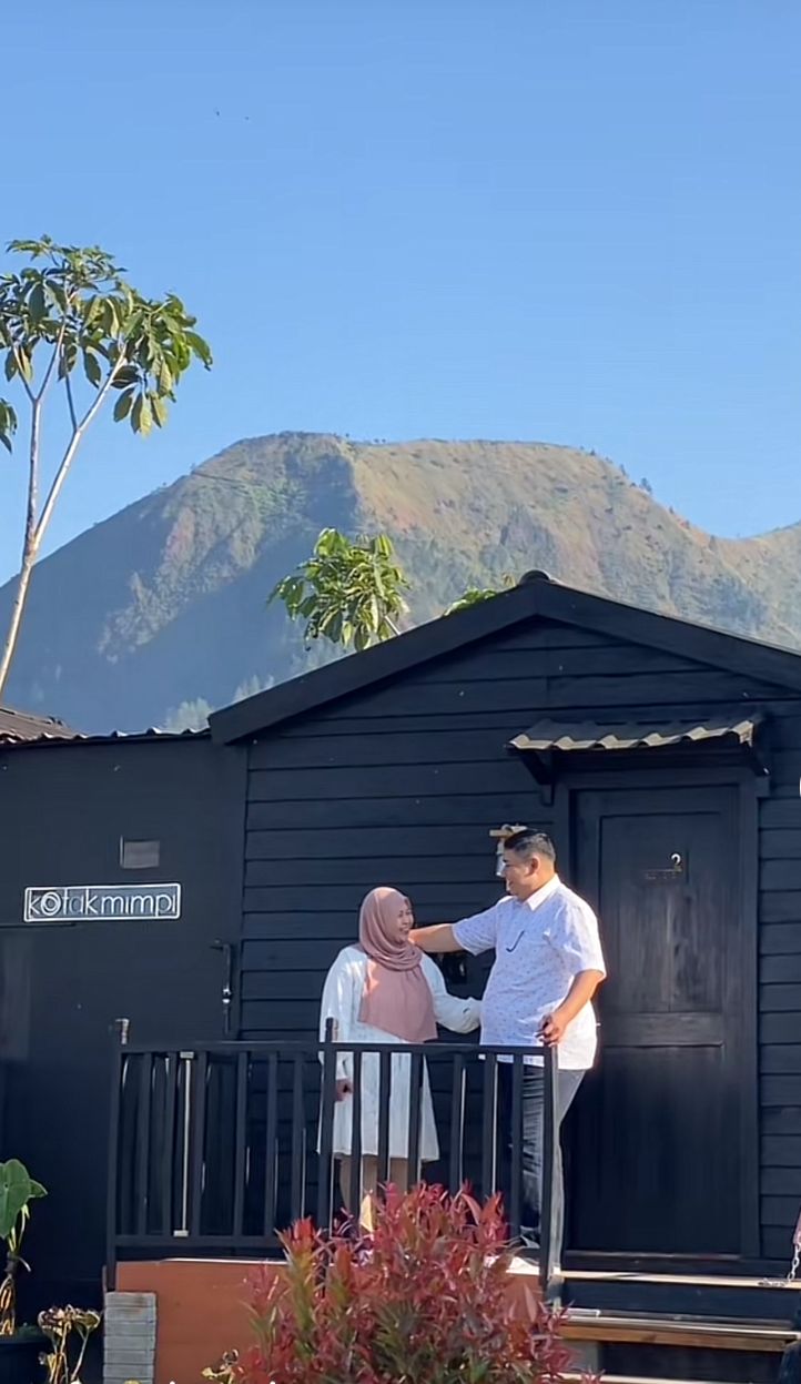 PEGUNUNGAN: Suasana glamping yang mirip dengan Kintamani Bali. Tawarkan pesona pegunungan. Mengubah impian menjadi kenyataan.
