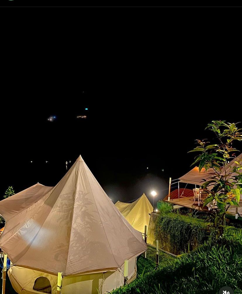 TELAGA MENJER: The Heaven Wonosobo, glamping dengan fasilitas hotel bintang lima dengan Pemandangan Telaga Menjer yang tak kalah dengan Kintamani Bali.