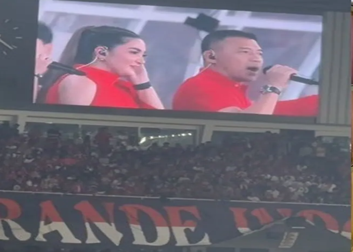 Anang Hermansyah dan Ashanty saat tampil di GBK.