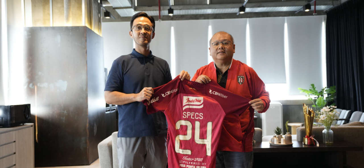 CEO Bali United, Yabes Tanuri (kanan) bersama Direktur Spesc, Adrian Arief Riyadi