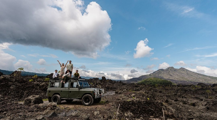 The Dewi Kintamani, Glamping di Kintamani Bali yang menyediakan paket eksplorasi situs Geopark Black Lava Batur.