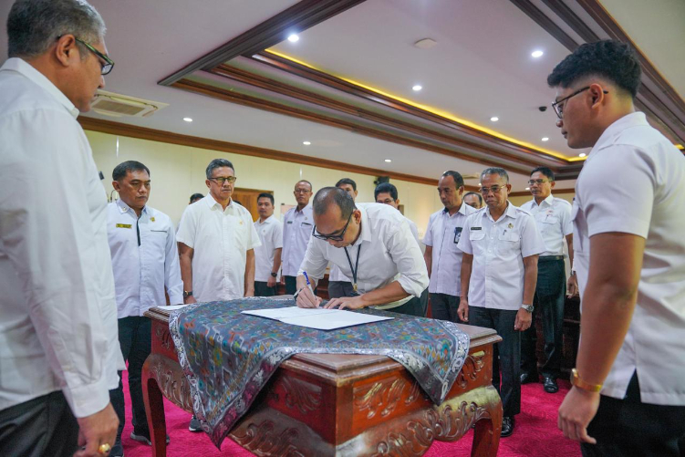 Dinas Kesehatan Kabupaten Gianyar melaksanakan Kick Off Integrasi Layanan Primer (ILP) di Ruang Sidang Utama Kantor Bupati Gianyar, Rabu (12/6)