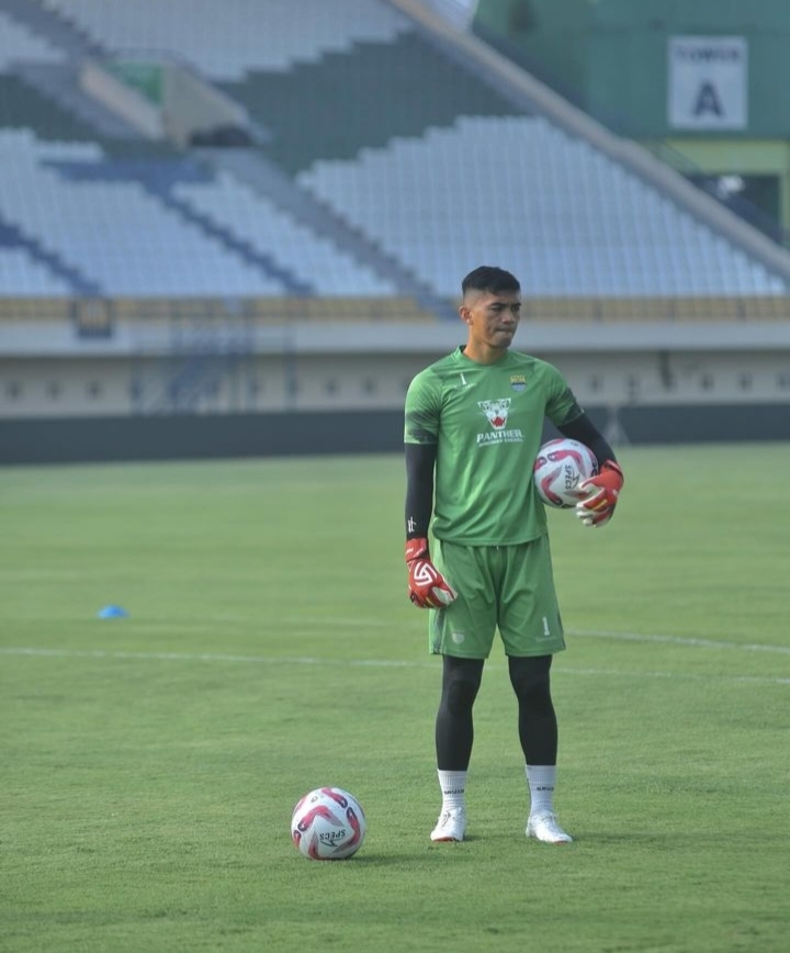 Penjaga gawang Persib Bandung, Fitrul Dwi Rustapa dirumorkan didekati Bali United
