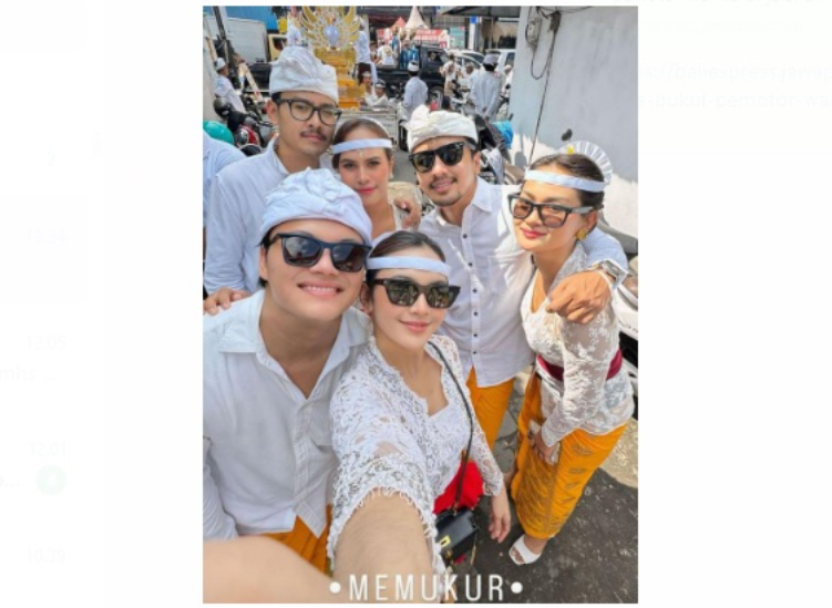 Pasangan Mahalini dan Rizky Febian mengikuti acara mamukur di Bali