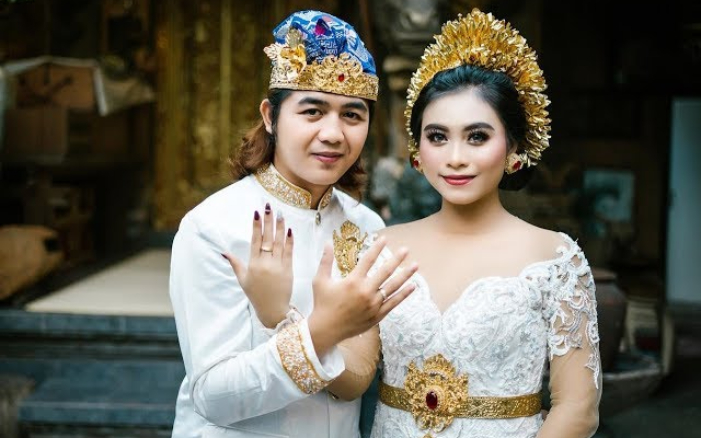 Pasangan Tika Pagraky dan Wira Krisna putuskan untuk berpisah
