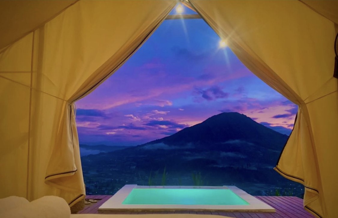 Suasana menginap di glamping Pinggan Luxury Camp, Desa Pinggan, Kecamatan Kintamani, Kabupaten Bangli, Bali.