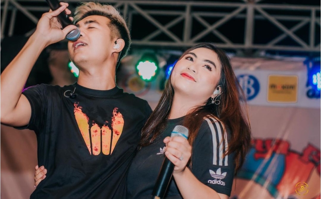 Wira Krisna dan Tika Pagraky saat duet di Singaraja pada bulan Oktober 2023 lalu.