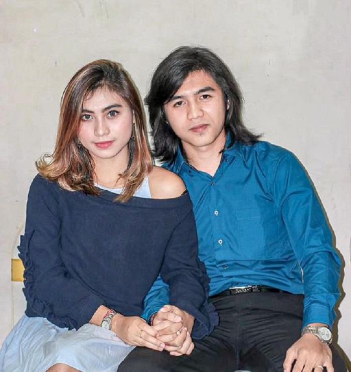 Tika Pagraky dan Wira Krisna, saat masih muda. Mereka menikah pada 27 Maret 2019, dan dikaruniai dua anak. Namun, kini berpisah