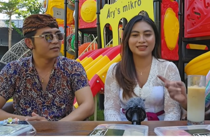 Tika Pagraky mengaku tidak pernah cemburu dengan fans Wira Krisna