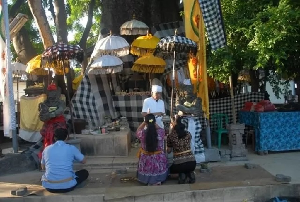 Palinggih Kepuh Agung, yang terletak di areal Bandara Ngurah Rai, Bali