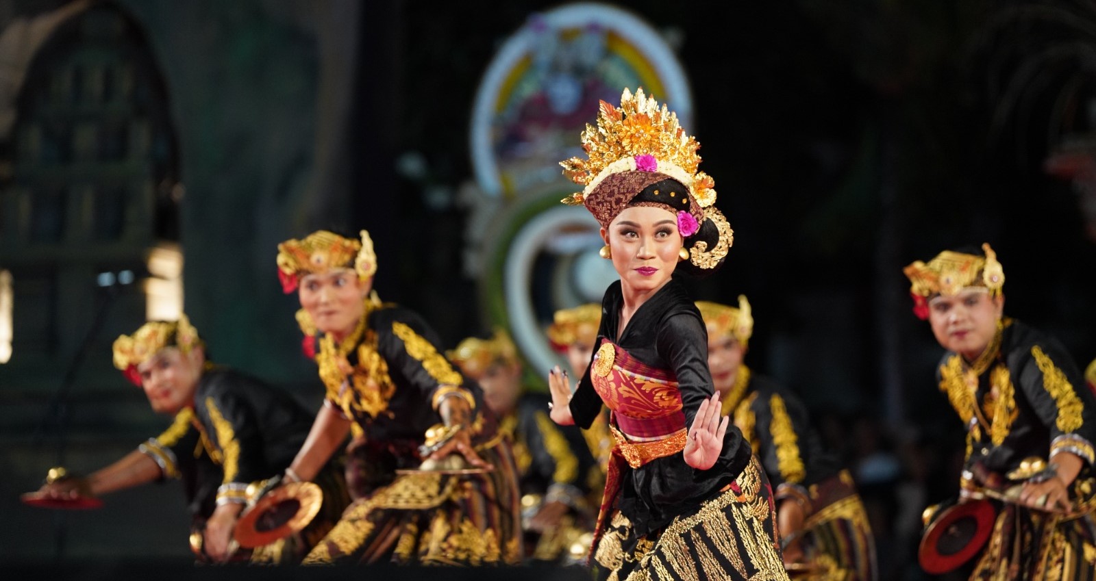 Sekaa Baleganjur Dewa Ayu, Pura Ulun Swi, Desa Adat Jimbaran saat tampil dalam lomba baleganjur PKB ke-46 mewakili Kabupaten Badung, Jumat, 21 Juni 2024.