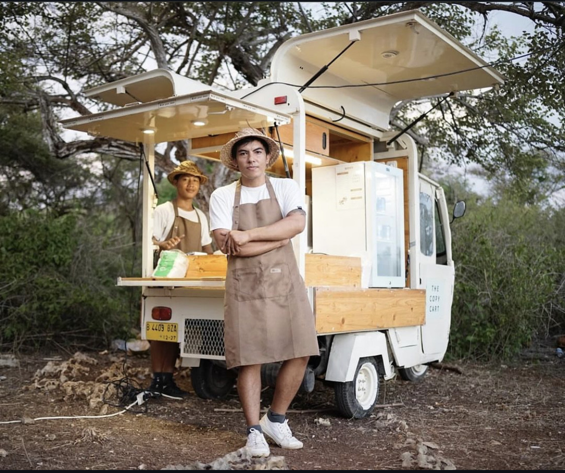 NGOPI: Tempat ngopi yang direview Blogger Harival Zayuka, tak kalah menarik dengan beberapa tempat glamping di Kintamani Bali untuk melihat sunset.