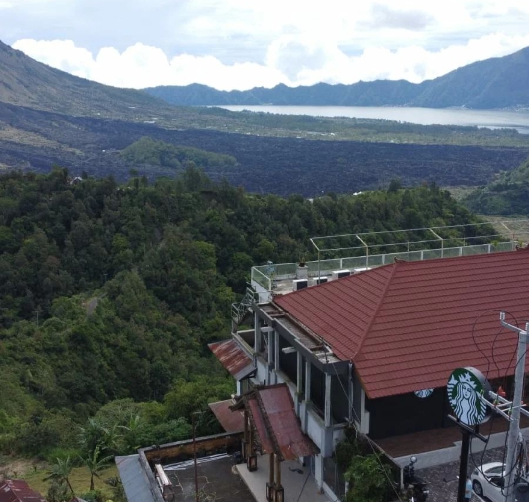 DESTINASI: Toya Devasya Hot Spring Waterpark di Toya Bungkah, Kintamani, merupakan destinasi wisata di Kintamani Bali.