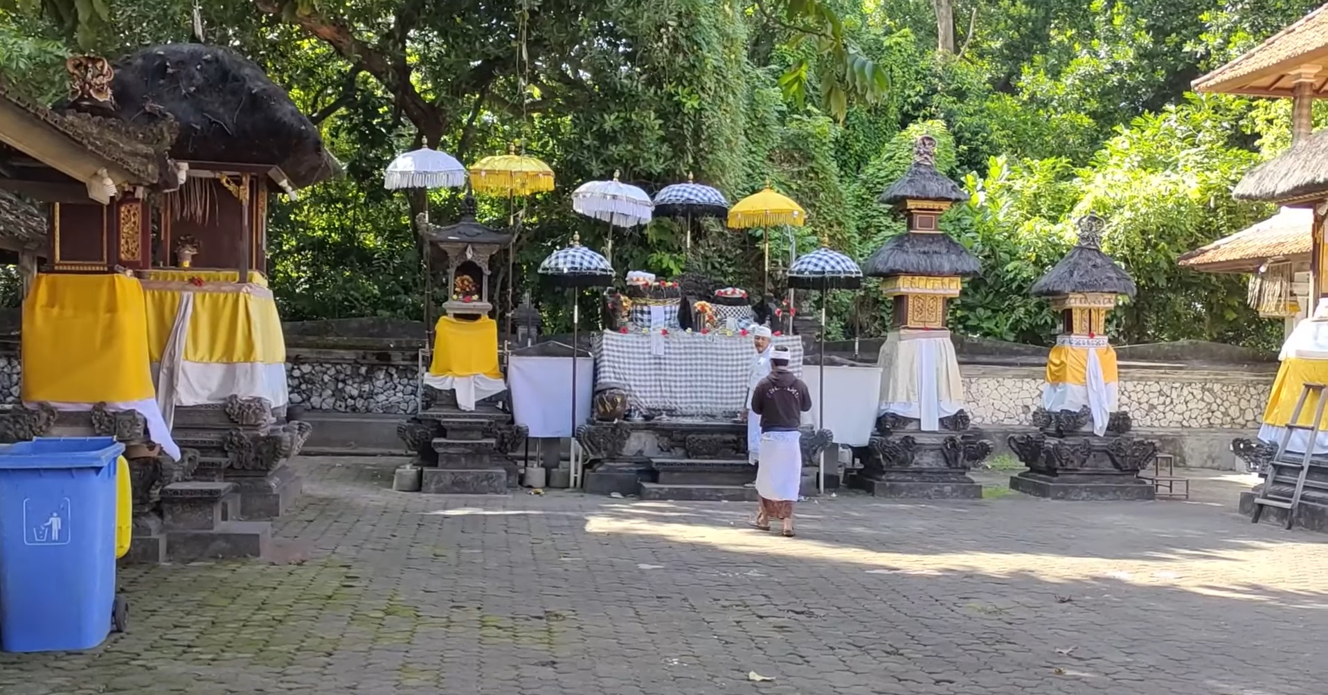 Pura Dalem Tengkulung di Desa Adat Tengkulung, Kecamatan Kuta Selatan, Badung