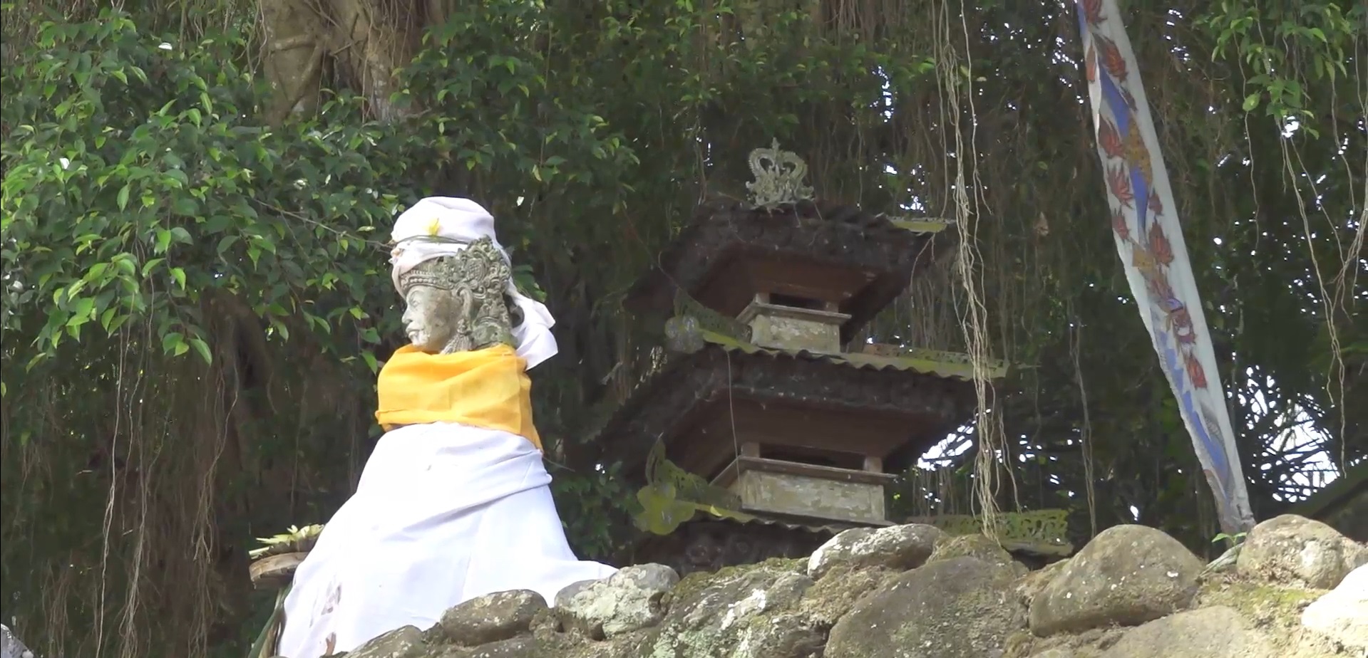 Pura Tirta Segening di Banjar Siku, dusun Kacang Dawa, Desa Kamasan, Kabupaten Klungkung, Bali