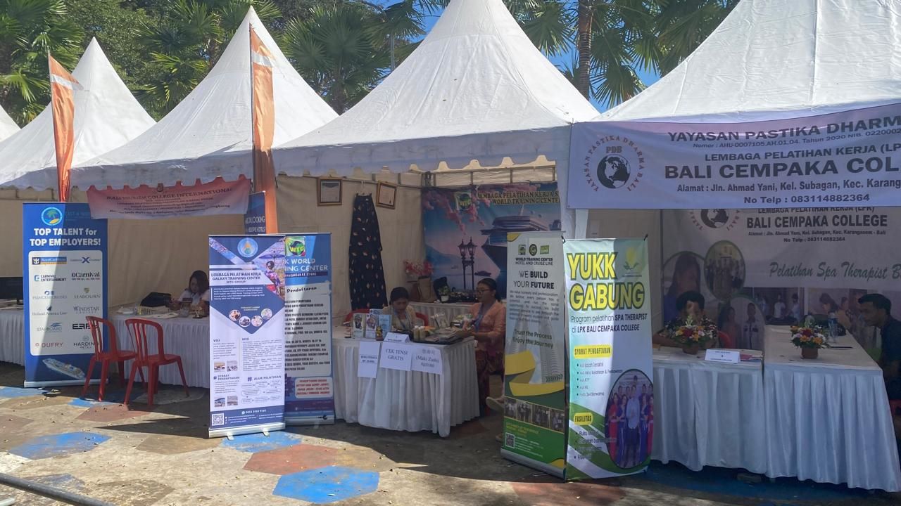 Dinas Ketenagakerjaan Karangasem melaksanakan job fair di Taman Jagat Karana, Jalan Veteran, Amlapura, Kamis, 27 Juni 2024.