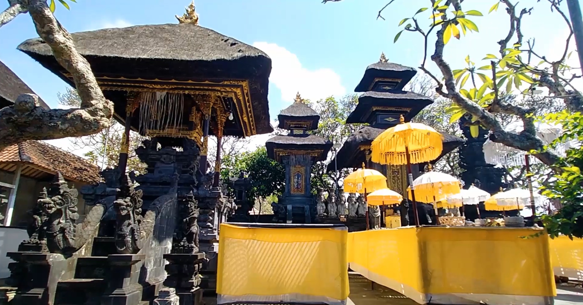Pura Silayukti di Desa Adat Padangbai, Kecamatan Manggis, Karangasem, Bali sebagai tempat moksa Mpu Kuturan