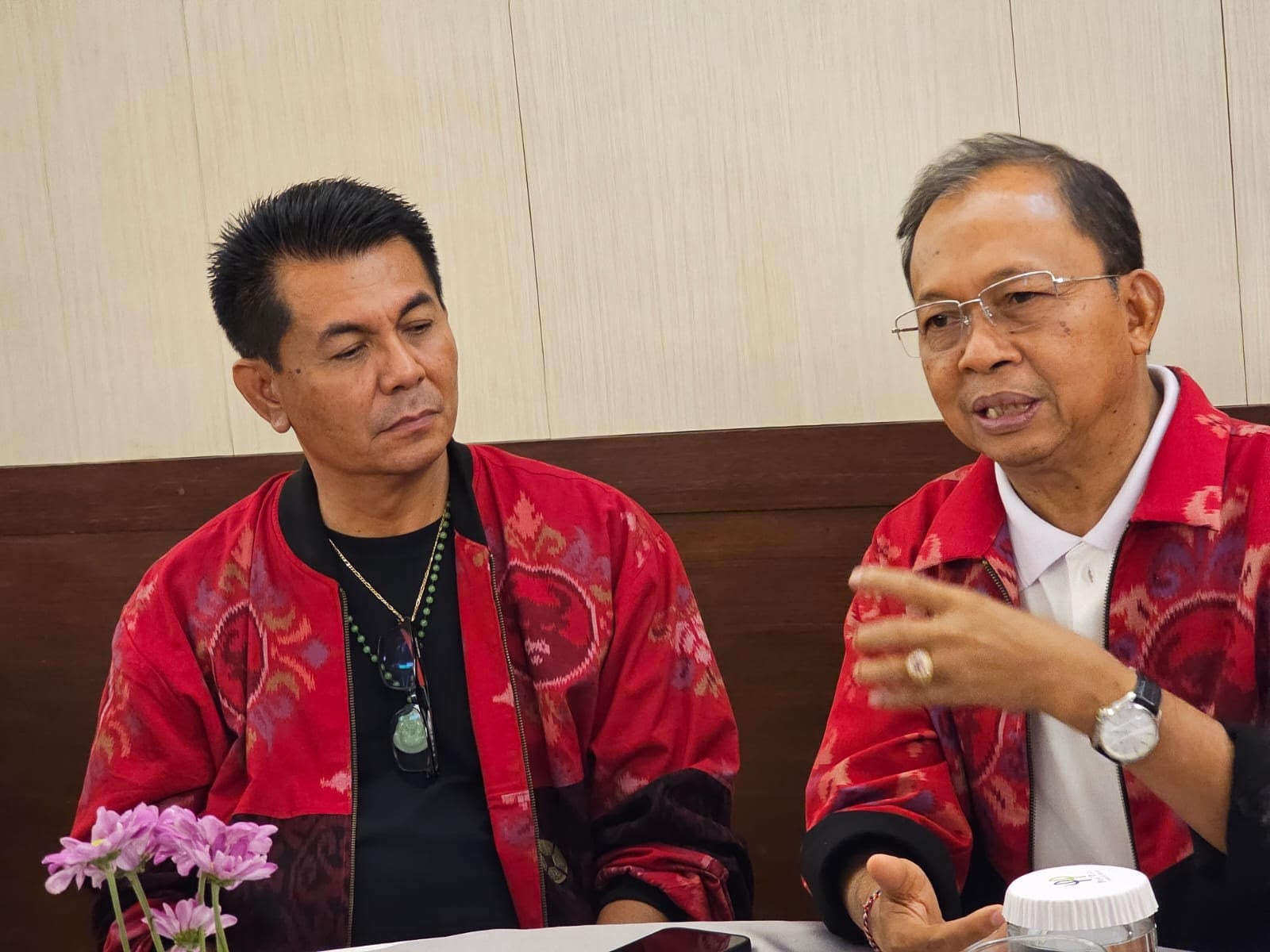 RPJPD: Mantan Gubernur Bali Wayan Koster soroti soal RPJPD. Minta Fraksi PDIP kawal agar sesuai Haluan Pembangunan 100 Tahun Bali Era.